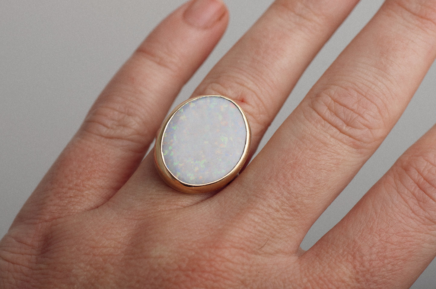Luminous Ring ◇ Australian Opal ◇ 14K gold bezel
