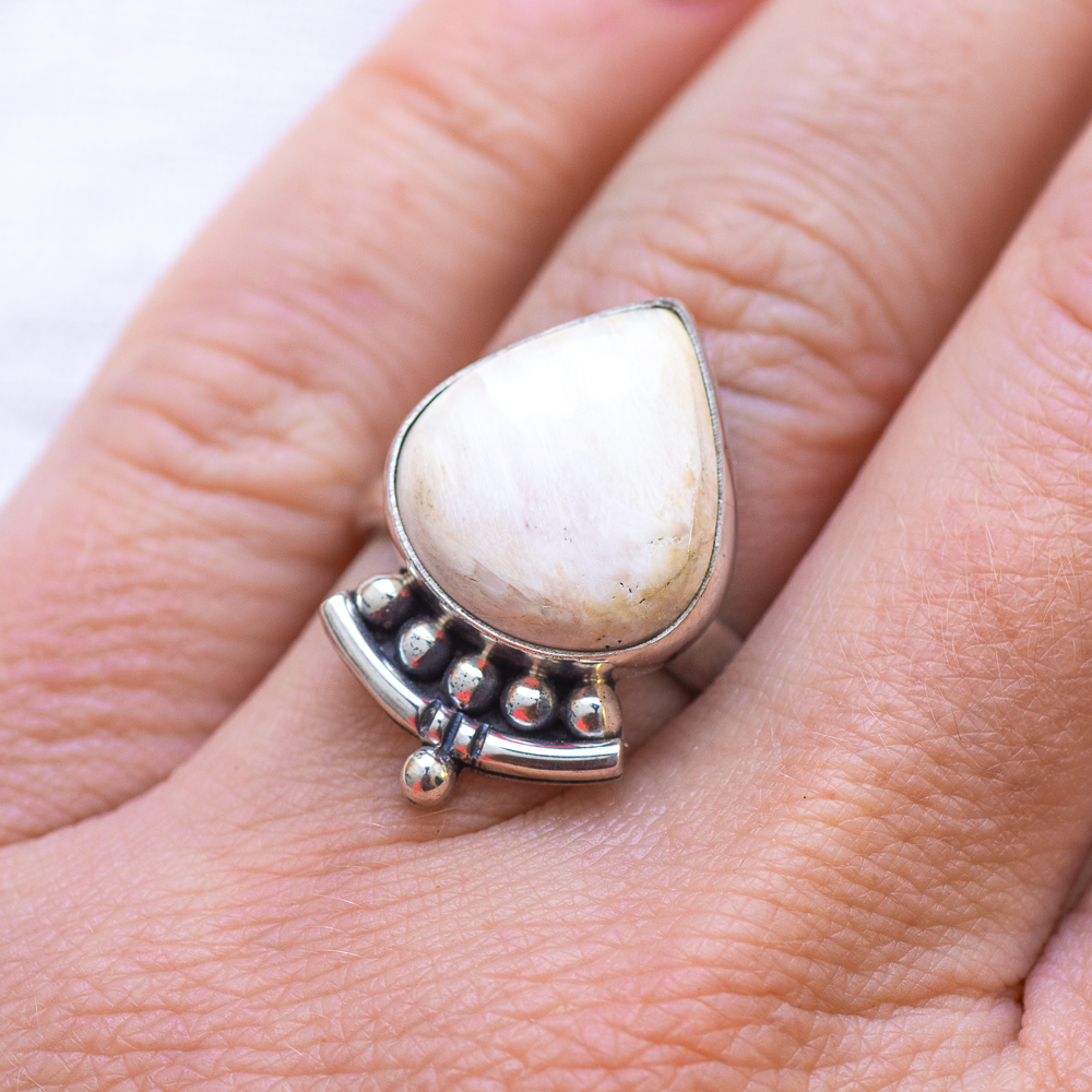 Emergence Ring ◇ Peach Scolecite ◇ Size 8