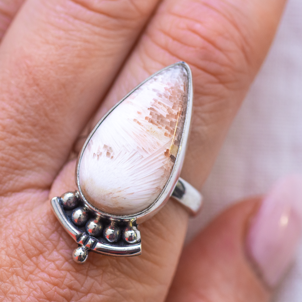 Emergence Ring ◇ Peach Scolecite ◇ Size 10