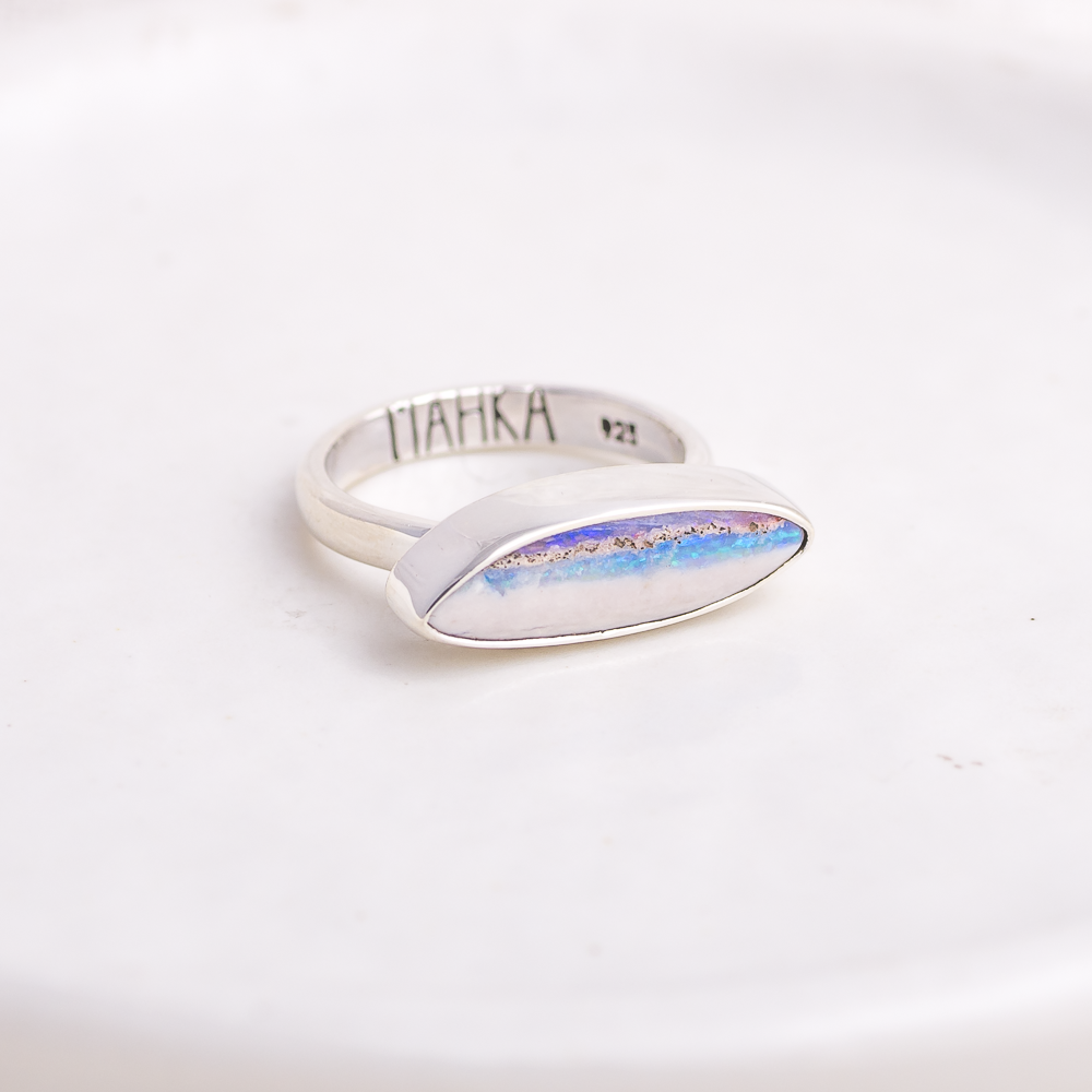 Horizontal Luminous Ring ◇ Australian Opal ◇ Size 6