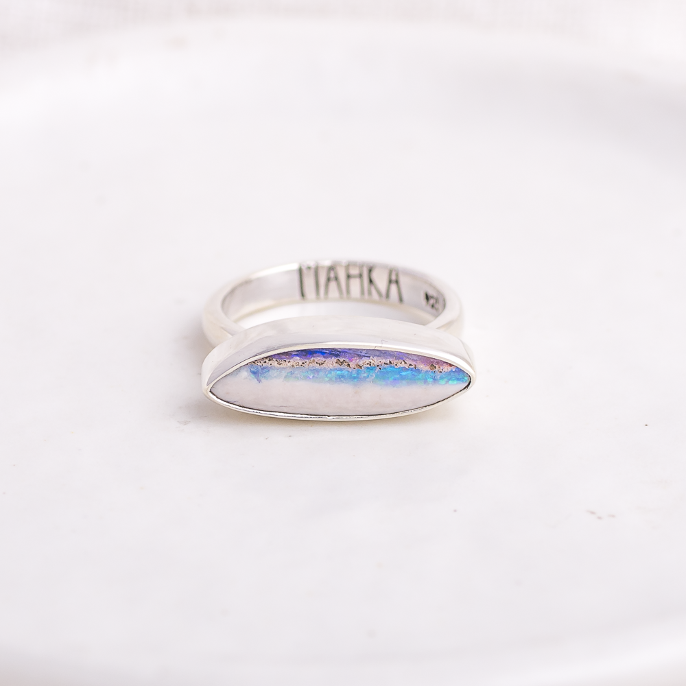 Horizontal Luminous Ring ◇ Australian Opal ◇ Size 6