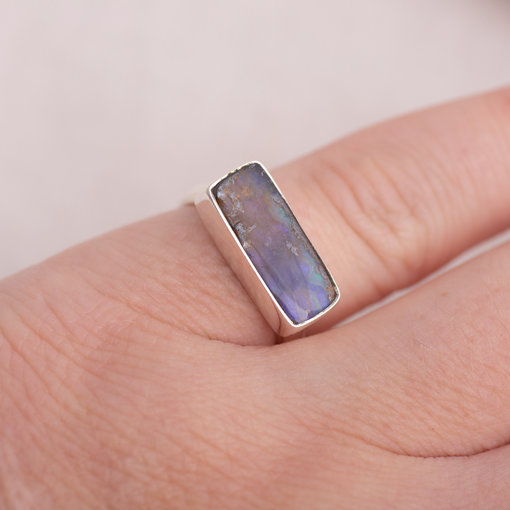 Horizontal Luminous Ring ◇ Australian Opal ◇ Size 6