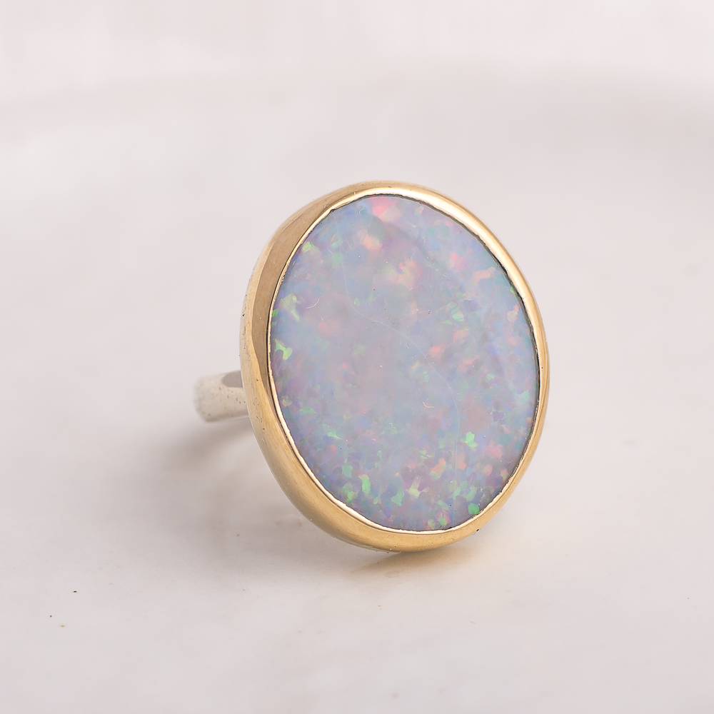 Luminous Ring ◇ Australian Opal ◇ 14K gold bezel