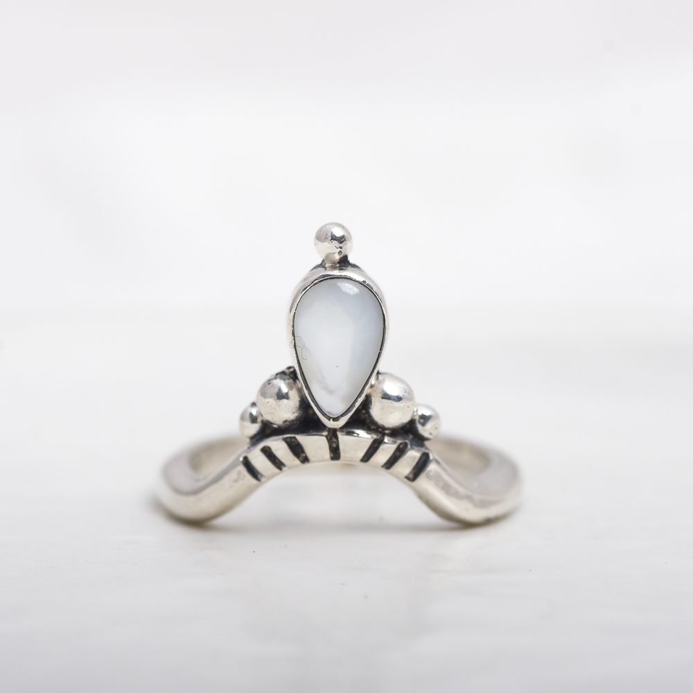 Mother of Pearl Arch Ring ◇ Sterling Silver