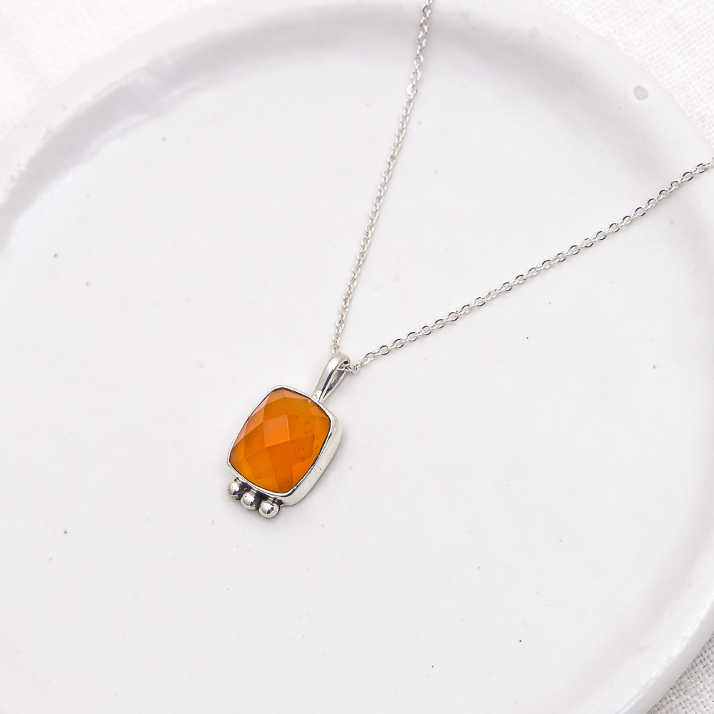Stone Layering Necklace ◇ Faceted Carnelian