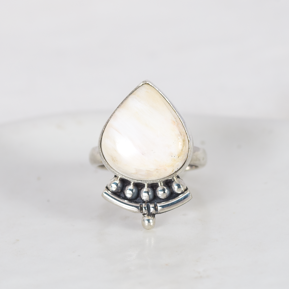 Emergence Ring ◇ Peach Scolecite ◇ Size 8