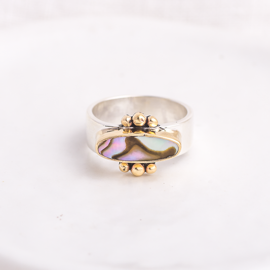 Elongated Affinity Ring ◇ Abalone ◇ Size 7
