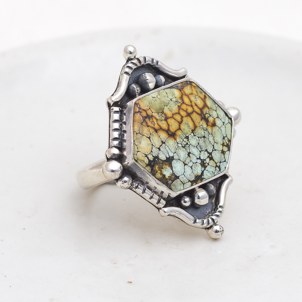 Hexagonal Dunes Ring (B) ◇ Hubei Turquoise ◇ Size 7.5