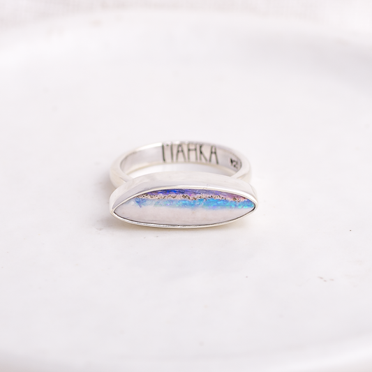 Horizontal Luminous Ring ◇ Australian Opal ◇ Size 6
