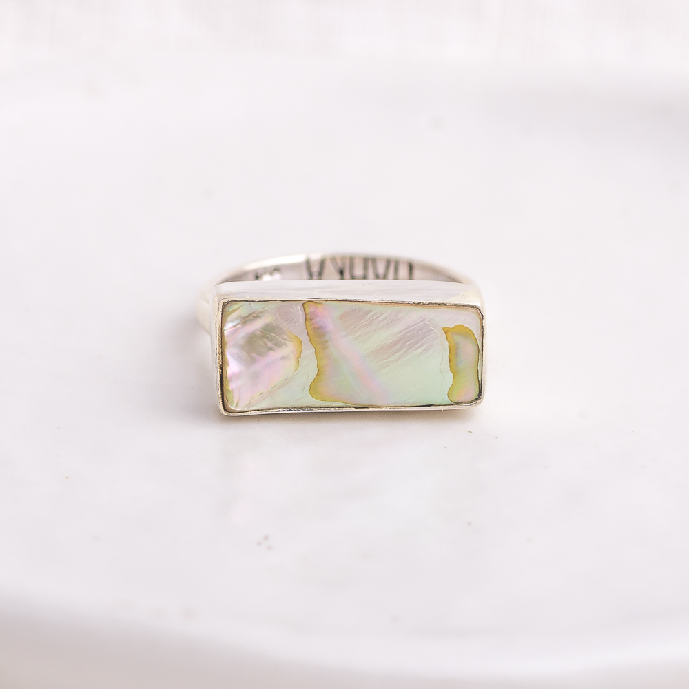 Horizontal Luminous Ring ◇ Abalone ◇ Size 8