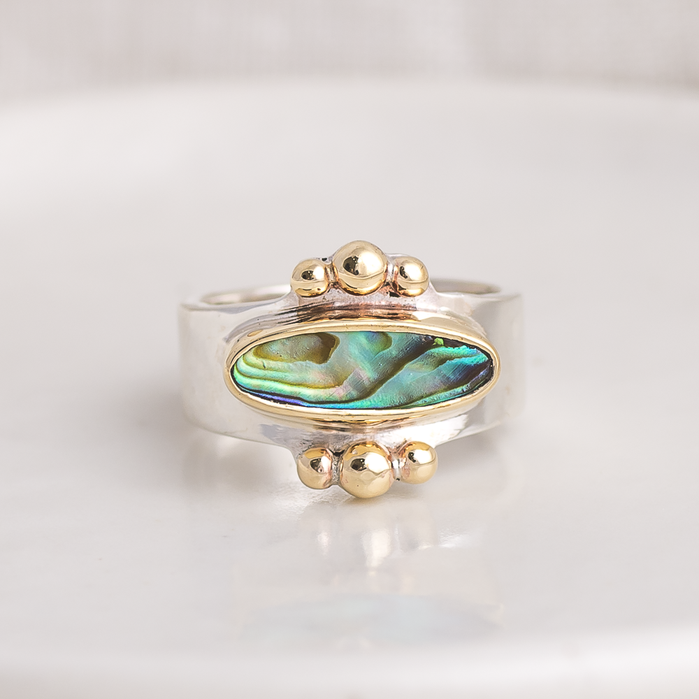 Elongated Affinity Ring ◇ Abalone ◇ Size 5.75