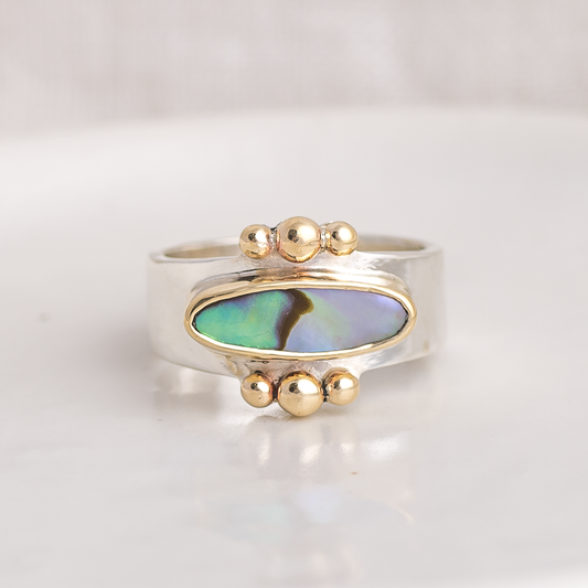 Elongated Affinity Ring ◇ Abalone ◇ Size 7